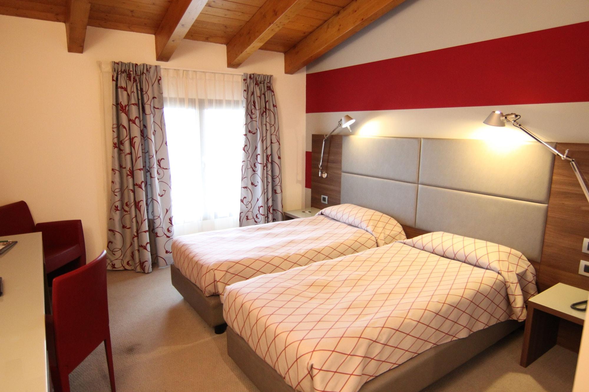 Hotel Del Parco Виджевано Экстерьер фото