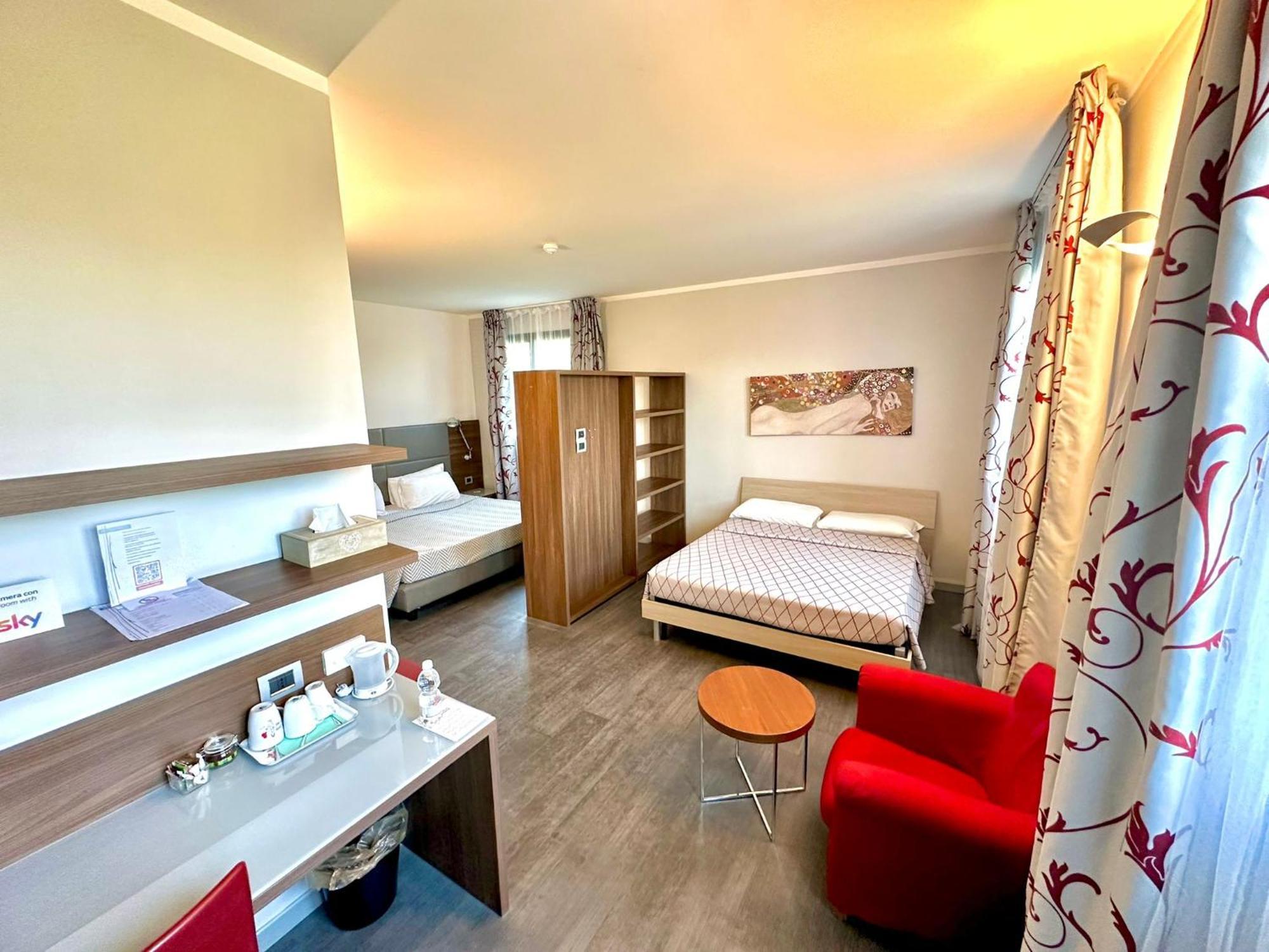 Hotel Del Parco Виджевано Экстерьер фото