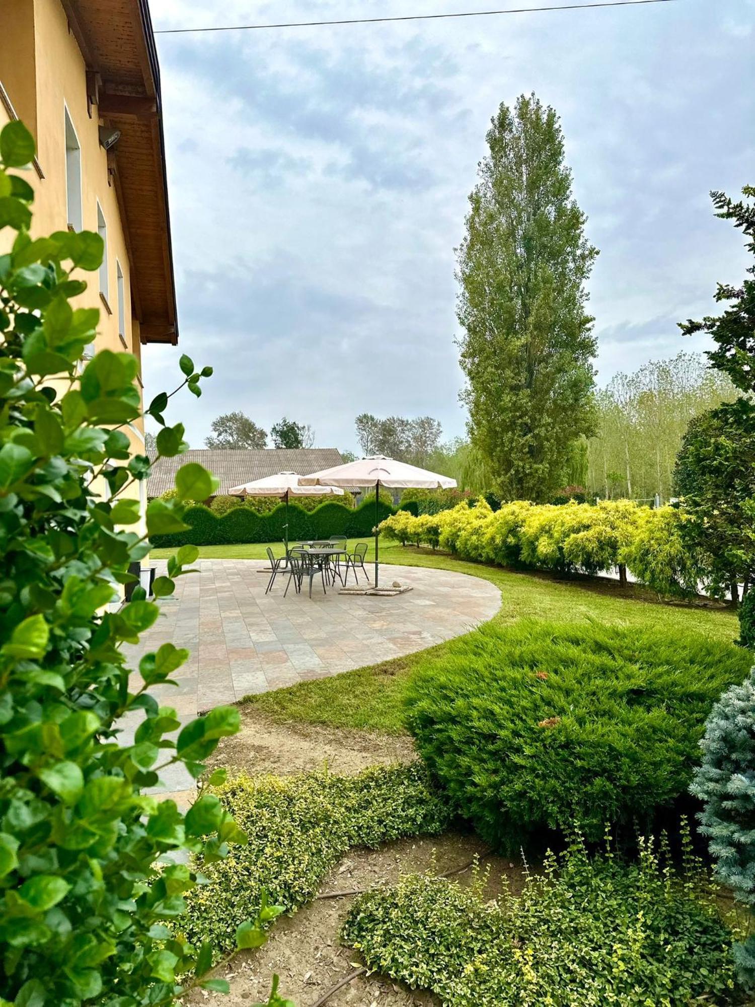 Hotel Del Parco Виджевано Экстерьер фото